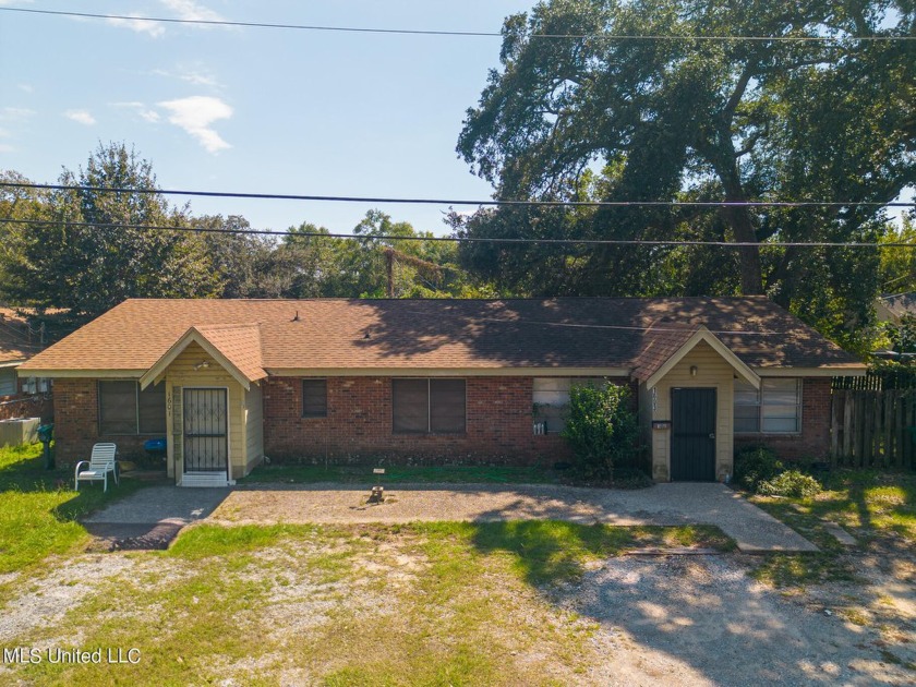 Calling all investors! This fully occupied, income-producing - Beach Home for sale in Gulfport, Mississippi on Beachhouse.com