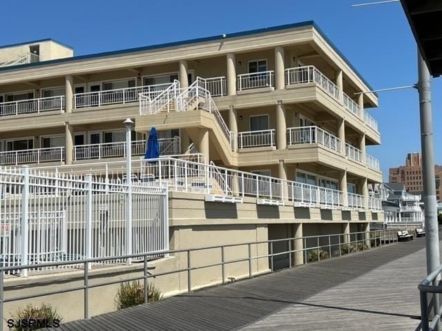 LIVE ON THE BEACH!! Sunny, Ventnor Sands condo is awaiting your - Beach Condo for sale in Ventnor, New Jersey on Beachhouse.com