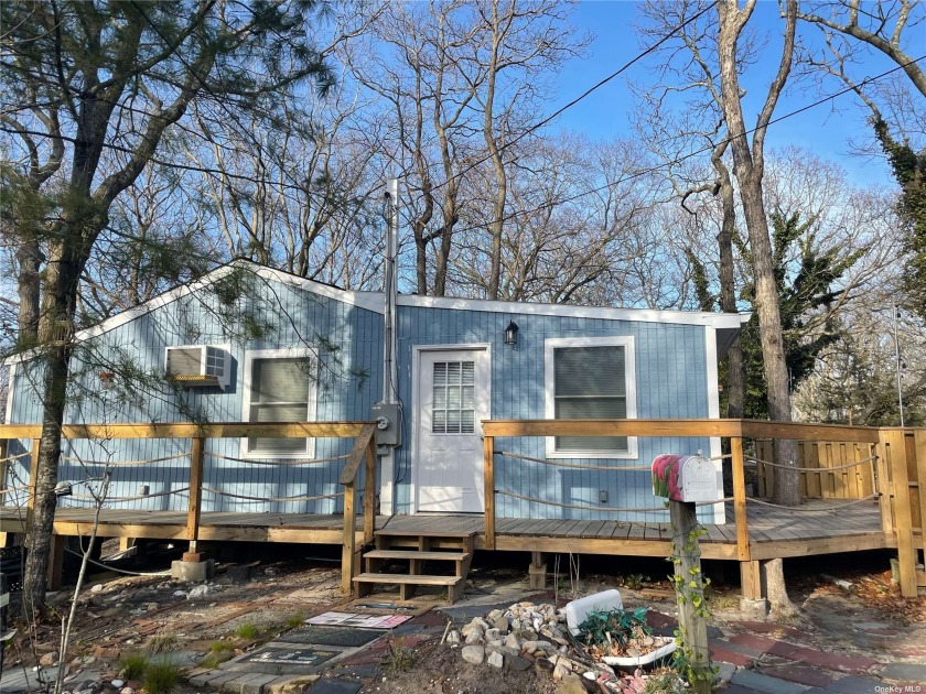 Tasetefully RENOVATED COTTAGE IN DESIRABLE SEASONAL BEACHFRONT - Beach Home for sale in Baiting Hollow, New York on Beachhouse.com