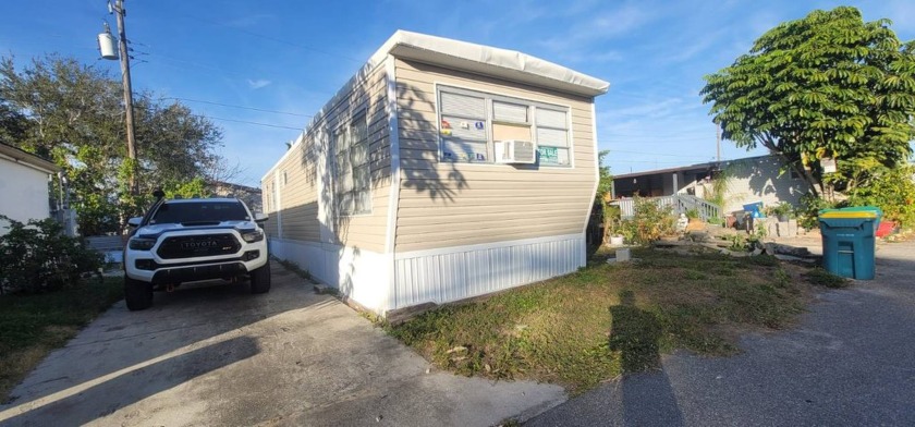 Live the coastal lifestyle in this 2-bedroom, 1-bathroom - Beach Home for sale in Cocoa, Florida on Beachhouse.com