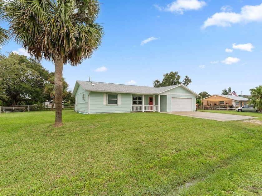 This spacious home has it all! Featuring 3 bedrooms, 3 full - Beach Home for sale in Vero Beach, Florida on Beachhouse.com
