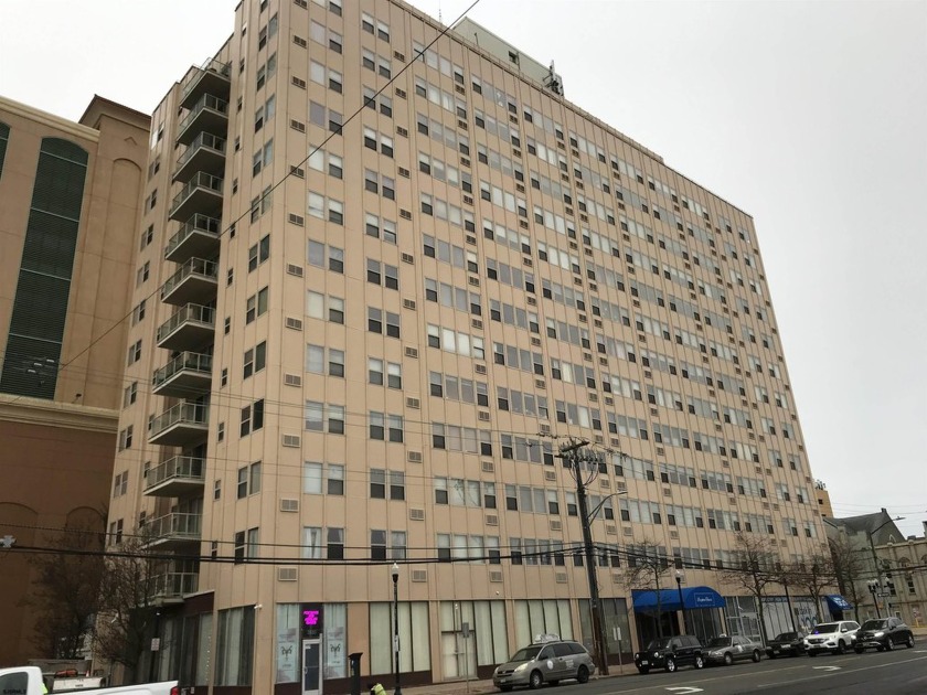 **NEW LISTING!!** *BRIGHTON TOWERS* WILL NOT LAST! Spacious 12th - Beach Condo for sale in Atlantic City, New Jersey on Beachhouse.com