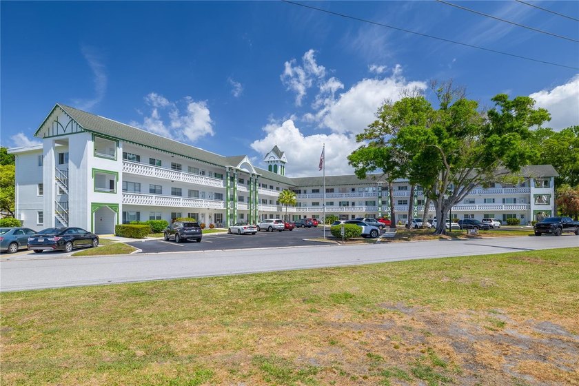 Under contract-accepting backup offers. Enjoy peaceful, easy - Beach Condo for sale in Clearwater, Florida on Beachhouse.com