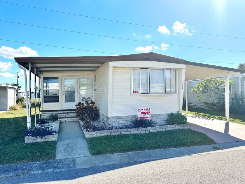 LOOK Impeccable Vinyl sided 2 bedroom and 2 full bathroom - Beach Home for sale in Largo, Florida on Beachhouse.com