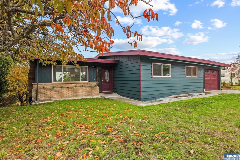 Fantastic opportunity for someone who is looking for two living - Beach Home for sale in Port Angeles, Washington on Beachhouse.com