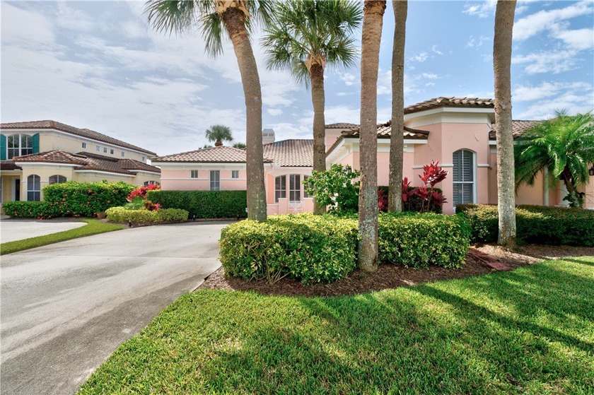 Welcome to this stunning 2-bedroom, 2.5-bathroom home with a - Beach Townhome/Townhouse for sale in Vero Beach, Florida on Beachhouse.com