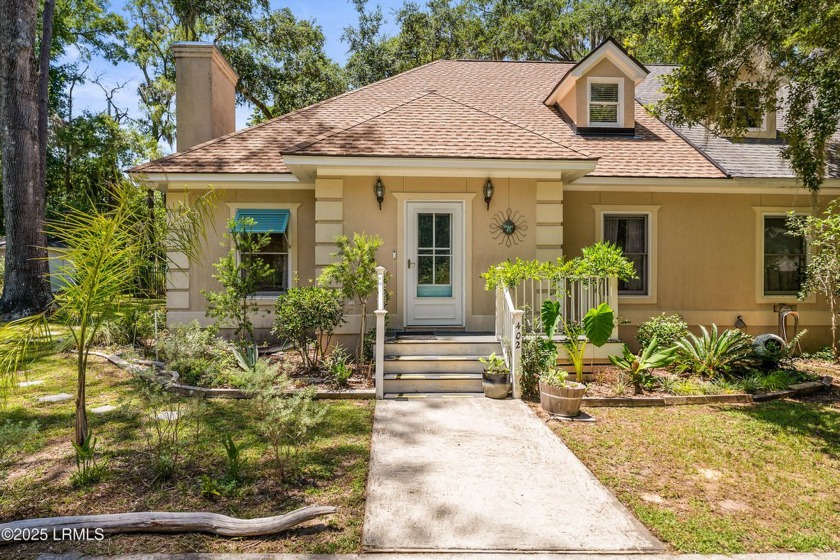 Located on a cul-de-sac in the Jericho Woods neighborhood of - Beach Townhome/Townhouse for sale in Beaufort, South Carolina on Beachhouse.com
