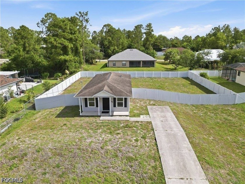 Welcome to this affordable, newer 3-bedroom, 1-bathroom home - Beach Home for sale in Lehigh Acres, Florida on Beachhouse.com