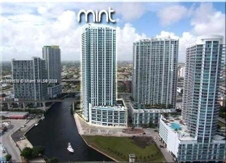 MINT RIVERFRONT SPACIOUS 2 BEDROOMS, 2 BATHS, SPLIT FLOOR PLAN - Beach Condo for sale in Miami, Florida on Beachhouse.com