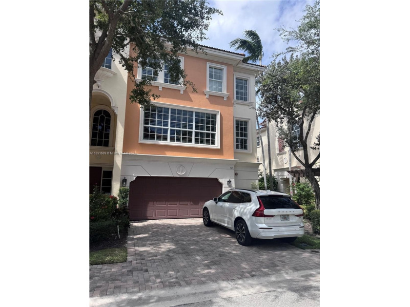 Stunning 3-story corner townhouse with private elevator in - Beach Townhome/Townhouse for sale in Boca Raton, Florida on Beachhouse.com