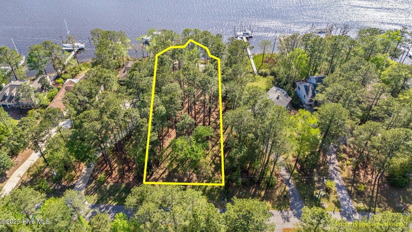 Discover the perfect waterfront property in the award-winning - Beach Lot for sale in New Bern, North Carolina on Beachhouse.com