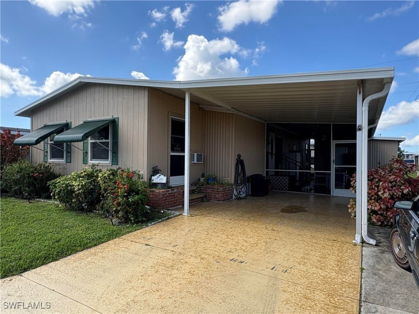 Charming 2/2 manufactured home located in the highly desirable - Beach Home for sale in North Fort Myers, Florida on Beachhouse.com