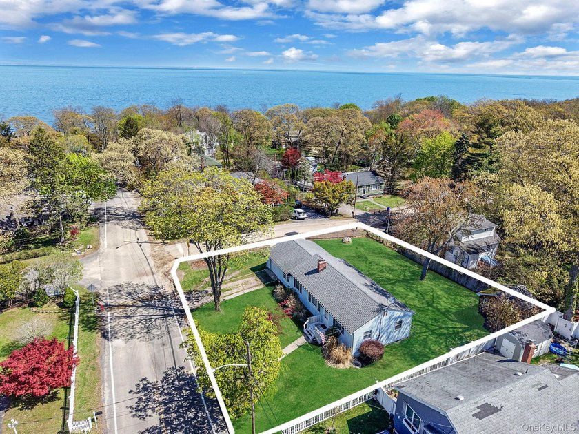 Charming beach house just moments from the Long Island Sound - Beach Home for sale in Rocky Point, New York on Beachhouse.com