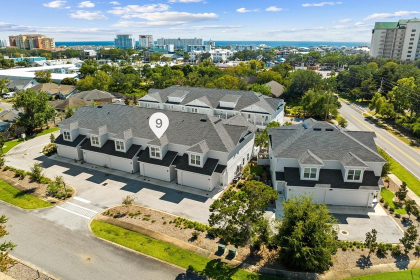 This thoughtfully designed Beach Lofts townhome offers the ideal - Beach Townhome/Townhouse for sale in Destin, Florida on Beachhouse.com