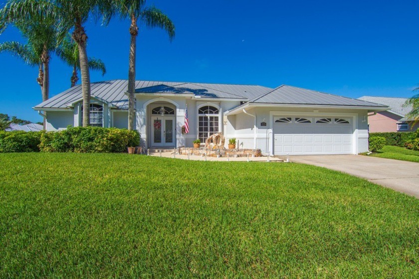 Nicely manicured corner-lot beautiful saltwater pool home - Beach Home for sale in Vero Beach, Florida on Beachhouse.com