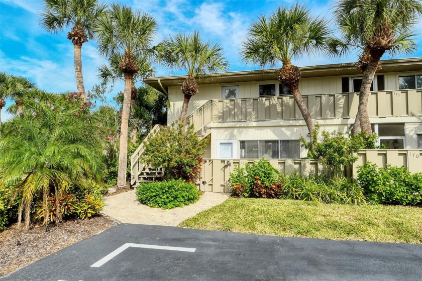Don't miss out on this immaculate ground floor retreat in a - Beach Condo for sale in Longboat Key, Florida on Beachhouse.com