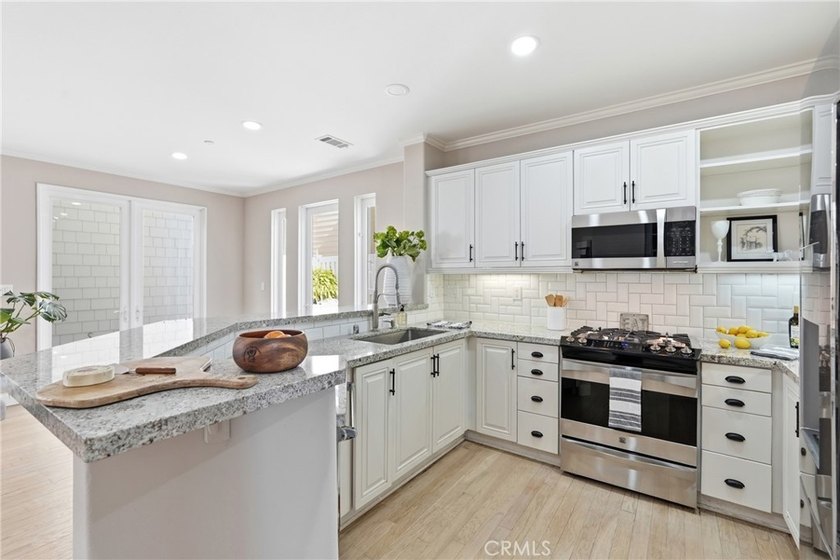 Enjoy the perfect blend of convenience and coastal tranquility - Beach Townhome/Townhouse for sale in Redondo Beach, California on Beachhouse.com