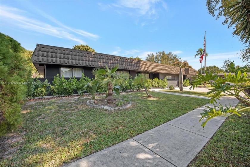 A must see in person! The single-level home has 4 bedrooms & 3 - Beach Home for sale in Miami, Florida on Beachhouse.com