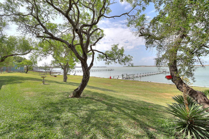 Waterfront! Private pier! Fantastic - Beach Vacation Rentals in Ingleside, Texas on Beachhouse.com