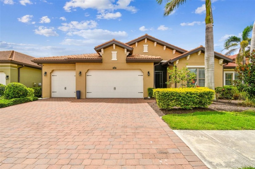 This immaculate residence features 3 bedrooms, 2 bathrooms, and - Beach Home for sale in Nokomis, Florida on Beachhouse.com