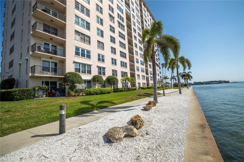 Welcome to Paradise, says this beautiful ground level 2 Bed 2 - Beach Condo for sale in St. Petersburg, Florida on Beachhouse.com