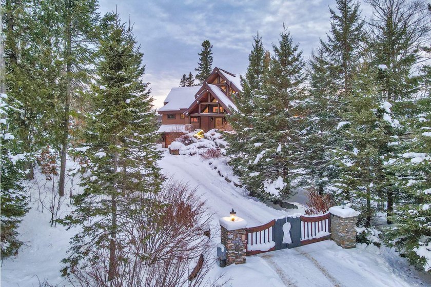 Domaine du Mont du Lac -- Experience stunning views of Lake - Beach Home for sale in Mont-Tremblant, Quebec on Beachhouse.com