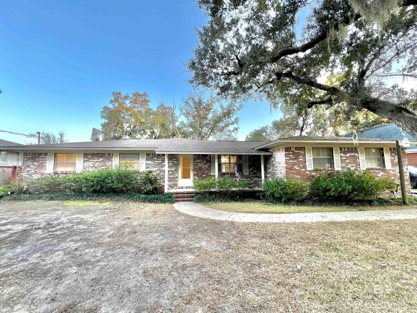 Waterfront Home on Perdido Bay - This neighborhood is special! - Beach Home for sale in Lillian, Alabama on Beachhouse.com