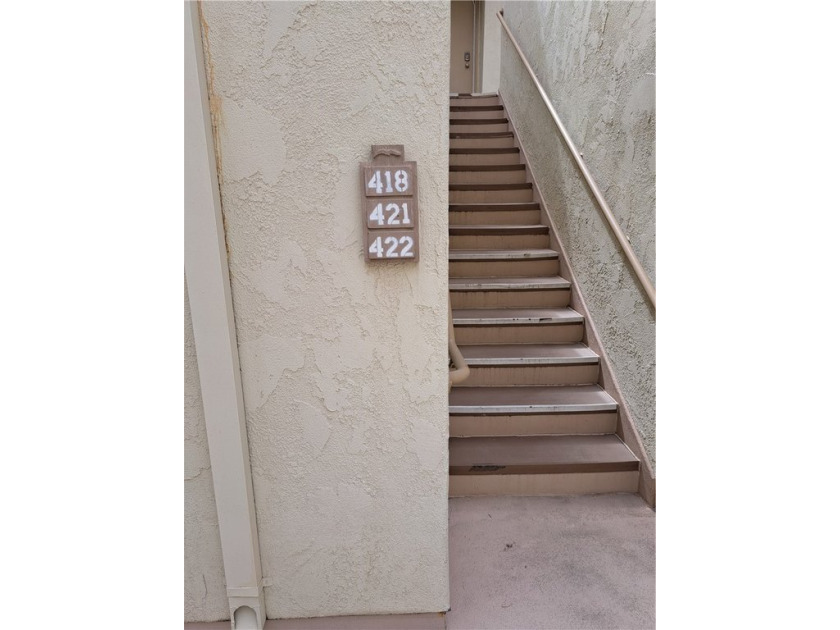 Two bedroom   Two story  Full bath upstairs and half bath down - Beach Condo for sale in Huntington Beach, California on Beachhouse.com