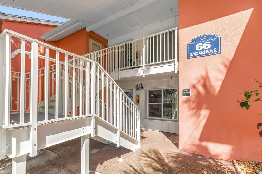 Welcome to your coastal retreat in desirable Bermuda Bay! This - Beach Condo for sale in St. Petersburg, Florida on Beachhouse.com