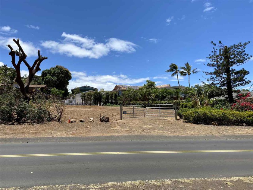 Rare opportunity not to be missed! Build your dream home in one - Beach Lot for sale in Kihei, Hawaii on Beachhouse.com
