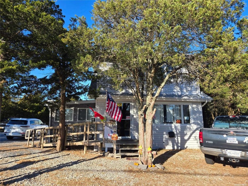 **Waterfront Retreat at Mount Sinai Harbor - Perfect for - Beach Home for sale in Mount Sinai, New York on Beachhouse.com