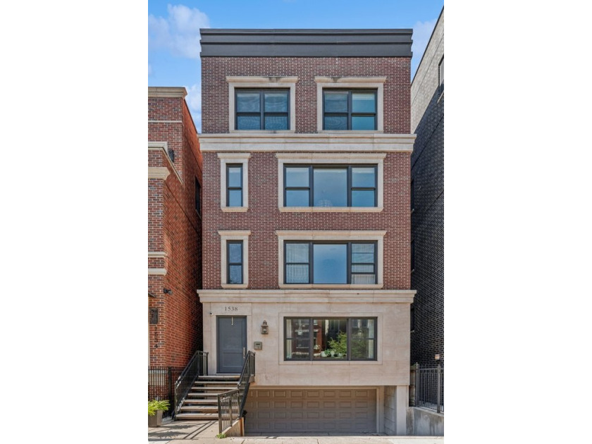 One of kind, extra-wide duplex-up with a private elevator and an - Beach Townhome/Townhouse for sale in Chicago, Illinois on Beachhouse.com