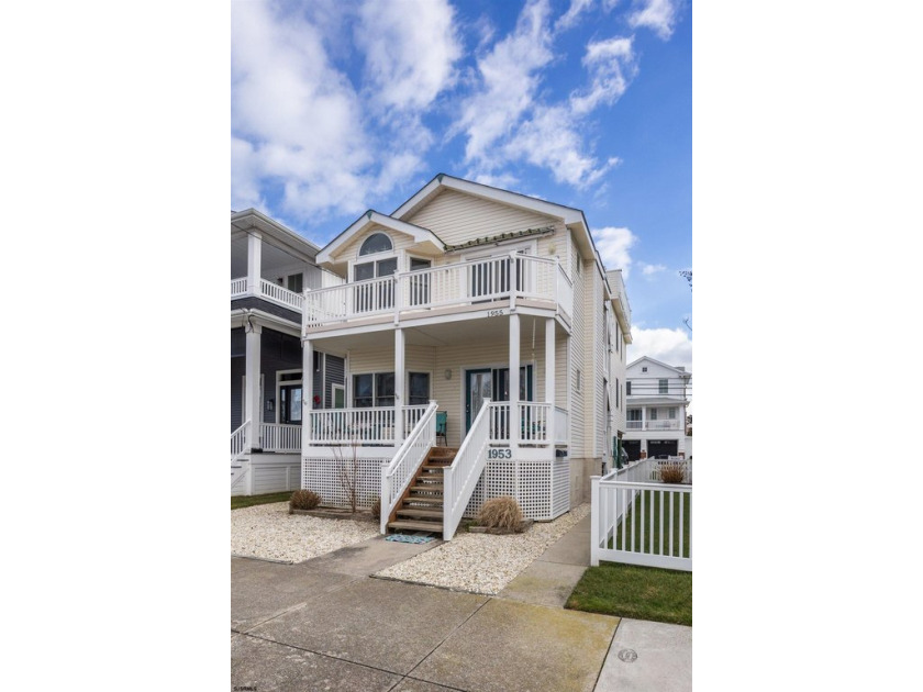 JUST 2 1/2 Blocks to the BEACH! A 2nd FLOOR and a GoldCoast - Beach Condo for sale in Ocean City, New Jersey on Beachhouse.com