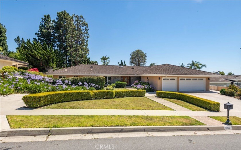 Beautiful ONE level contemporary home that was re-built in 2006 - Beach Home for sale in Rancho Palos Verdes, California on Beachhouse.com