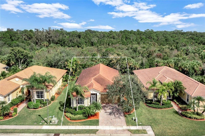 Woodfield 55+ Community - 3BR/2BA enjoys peace & privacy w/ - Beach Home for sale in Vero Beach, Florida on Beachhouse.com