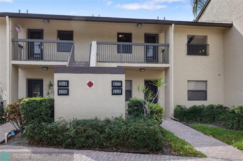 Come see this elegant 2-bedroom, 2 bathrooms condo unit in the - Beach Condo for sale in Pompano Beach, Florida on Beachhouse.com