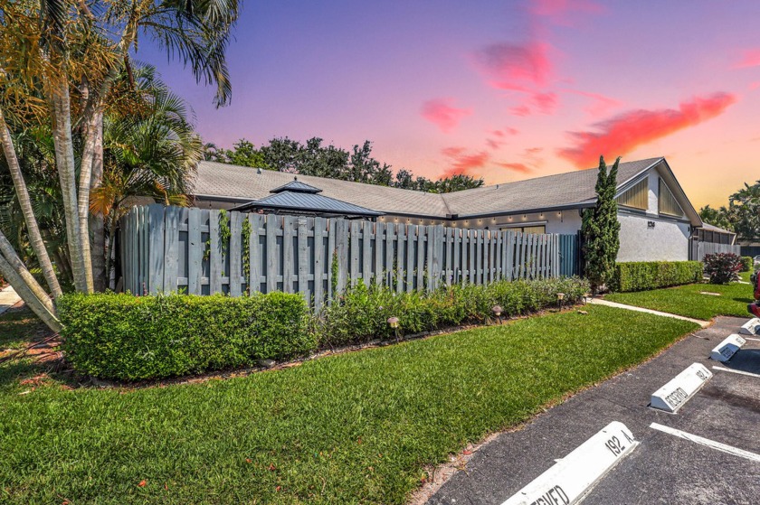 Welcome to this wonderful 3-bed, 2-bath villa centrally located - Beach Home for sale in West Palm Beach, Florida on Beachhouse.com