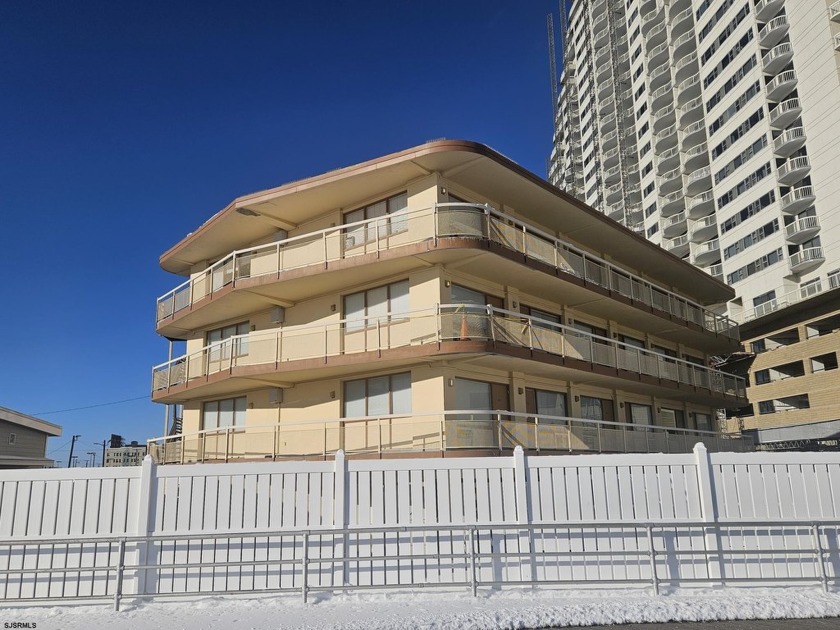 Welcome to Unit 220 at the Island Club in Atlantic City! This - Beach Condo for sale in Atlantic City, New Jersey on Beachhouse.com