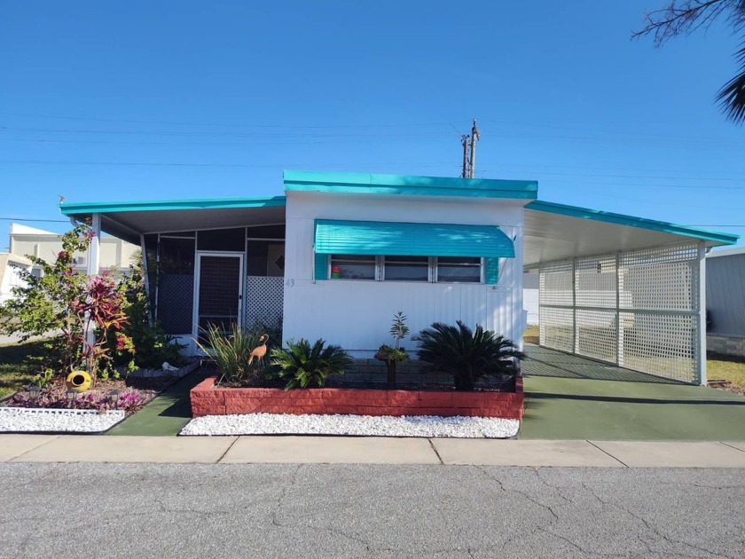 Welcome Home to this lovely 2 Bedroom, 1 1/2 Bath Fully - Beach Home for sale in Largo, Florida on Beachhouse.com