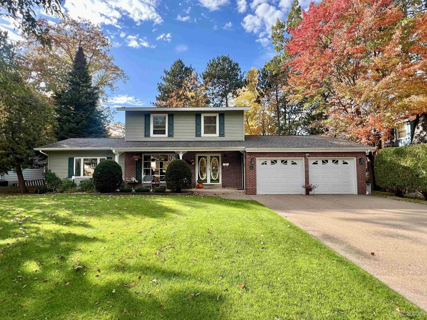 Welcome to 19 Elder Drive, a beautifully customized 3-bedroom, 2 - Beach Home for sale in Marquette, Michigan on Beachhouse.com
