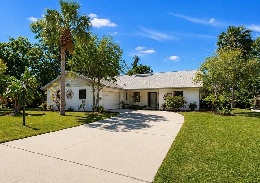 Under contract-accepting backup offers. One or more photo(s) has - Beach Home for sale in Sarasota, Florida on Beachhouse.com