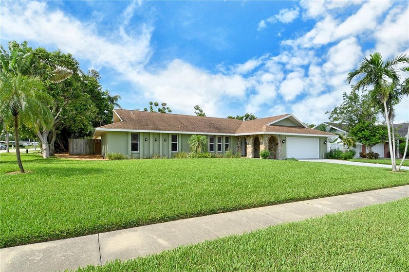 Welcome to this unique Northwest Bradenton home, meticulously - Beach Home for sale in Bradenton, Florida on Beachhouse.com