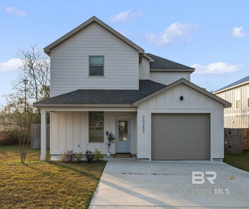 Welcome to 20253 La Savane Drive - a custom built 3 bed, 2.5 - Beach Home for sale in Gulf Shores, Alabama on Beachhouse.com
