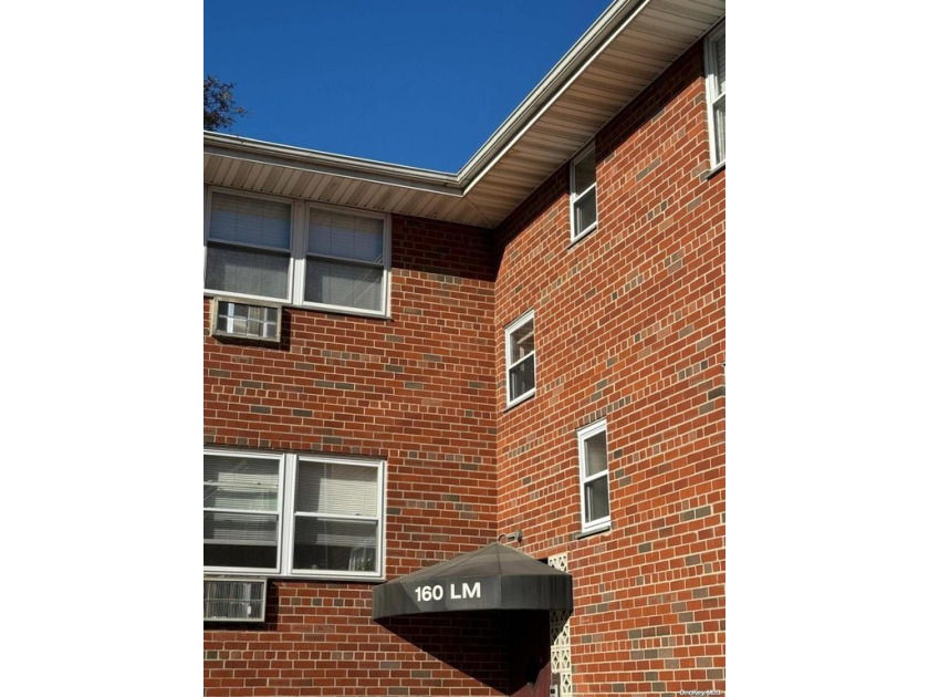 Here is your chance to own a well maintained 1 bedroom apartment - Beach Home for sale in New Rochelle, New York on Beachhouse.com