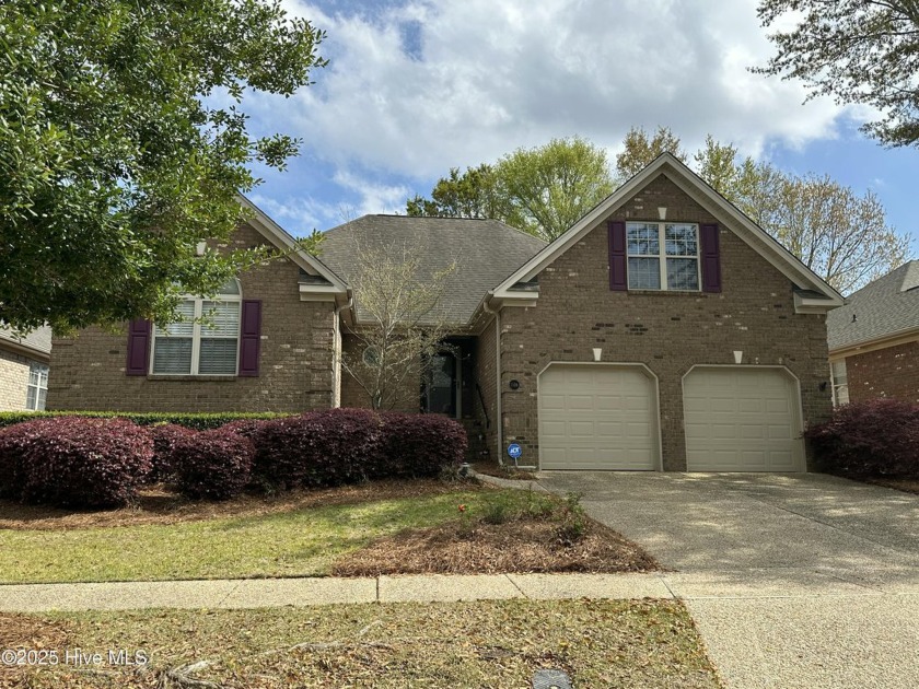 Great mid-town location with sidewalks and mature trees. HOA - Beach Home for sale in Wilmington, North Carolina on Beachhouse.com