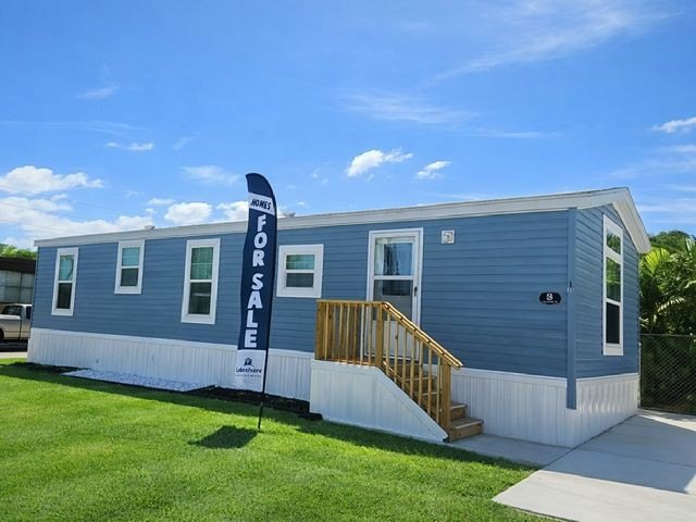Welcome to this beautifully New 2 bedrooms, 1-bathroom mobile - Beach Home for sale in West Palm Beach, Florida on Beachhouse.com