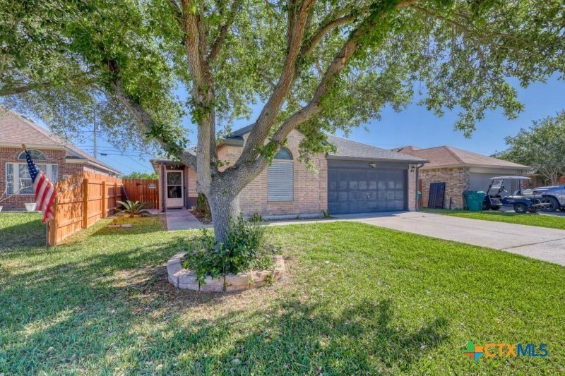 Welcome to 1530 Windy Oaks Dr, where contemporary style meets - Beach Home for sale in Aransas Pass, Texas on Beachhouse.com