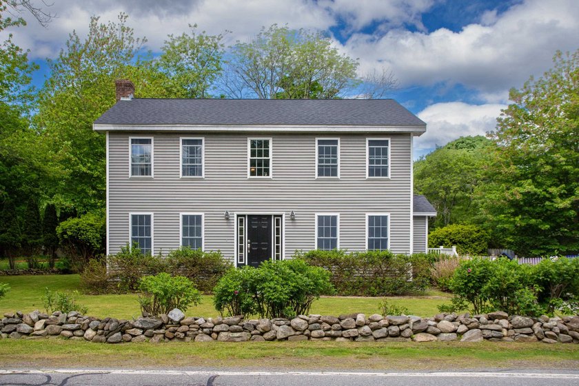 Coastal living awaits in this well loved home in sought-after - Beach Home for sale in Rye, New Hampshire on Beachhouse.com
