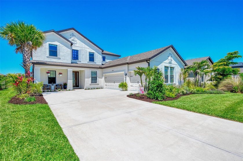 Enjoy the Florida life under glowing sunset skies and serene - Beach Home for sale in Sarasota, Florida on Beachhouse.com