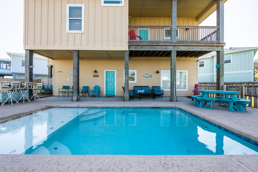 Casa Chillota, Private HEATED Pool, In Town, Close to beach - Beach Vacation Rentals in Port Aransas, Texas on Beachhouse.com